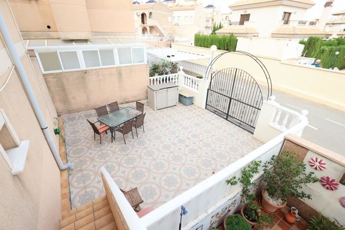 Image No.17-2 Bed Property for sale