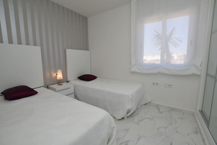 Image No.5-2 Bed Villa for sale
