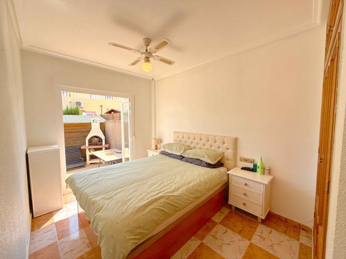 Image No.20-2 Bed Bungalow for sale