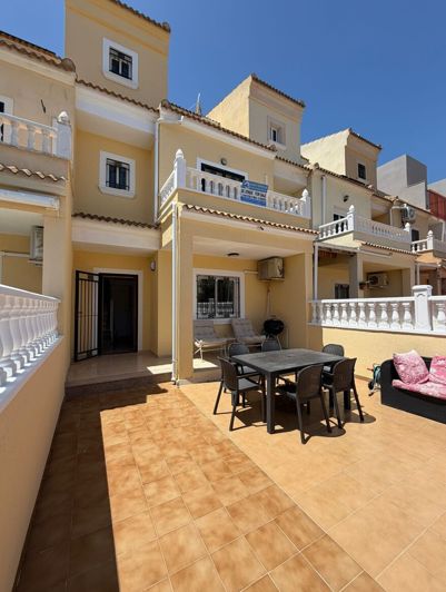 Image No.26-3 Bed Townhouse for sale
