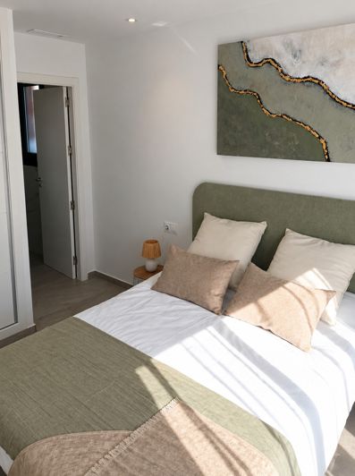 Image No.23-2 Bed Apartment for sale