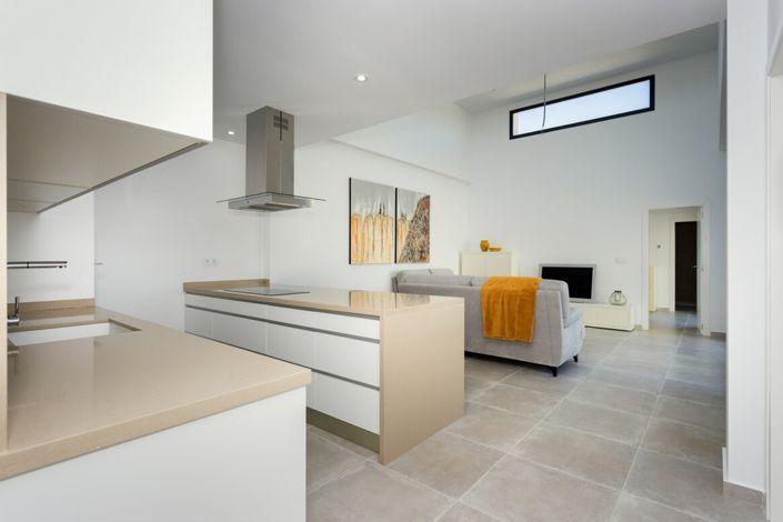 Image No.10-3 Bed Townhouse for sale