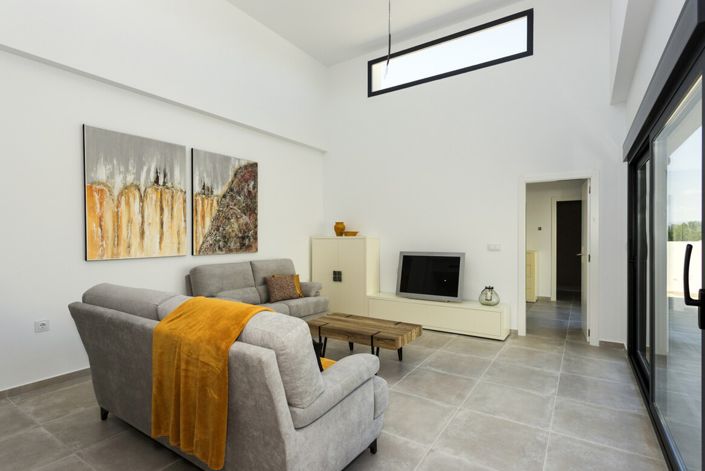 Image No.8-3 Bed Townhouse for sale