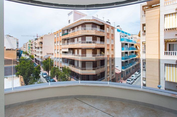 Image No.20-2 Bed Apartment for sale