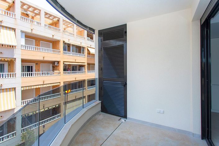 Image No.21-2 Bed Apartment for sale
