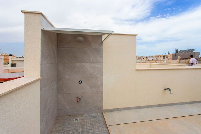 Image No.25-2 Bed Apartment for sale