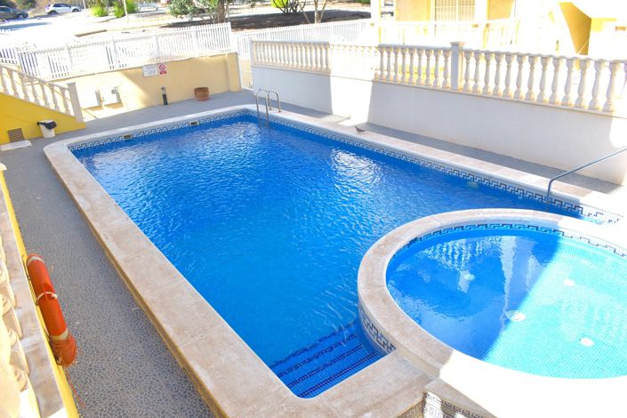 Image No.28-3 Bed Townhouse for sale