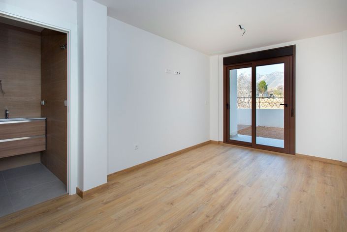 Image No.14-3 Bed Apartment for sale