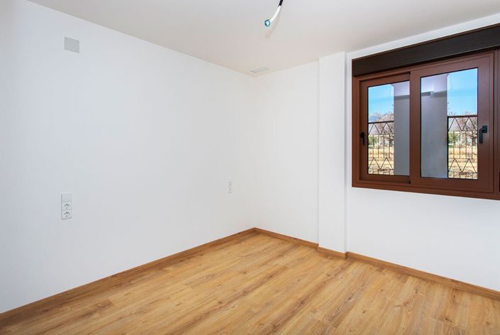Image No.18-3 Bed Apartment for sale