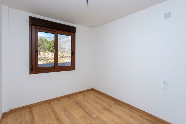 Image No.20-3 Bed Apartment for sale