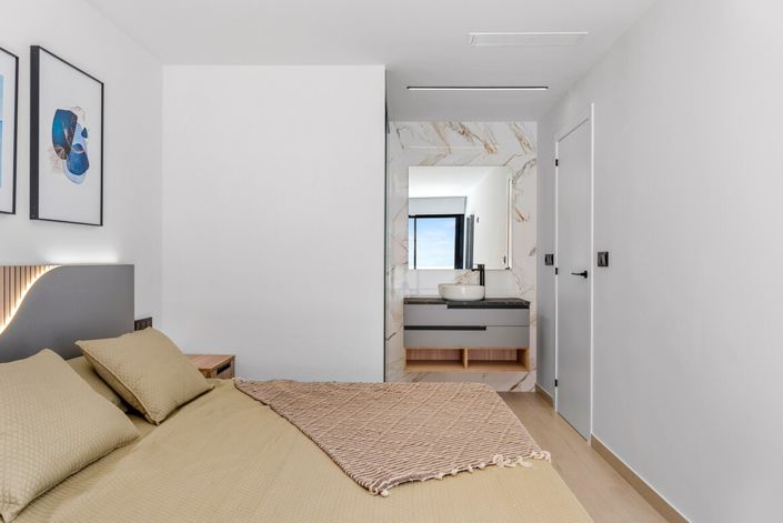Image No.9-3 Bed Apartment for sale