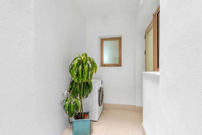 Image No.24-3 Bed Apartment for sale