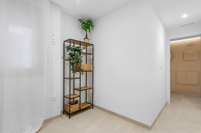 Image No.9-3 Bed Apartment for sale