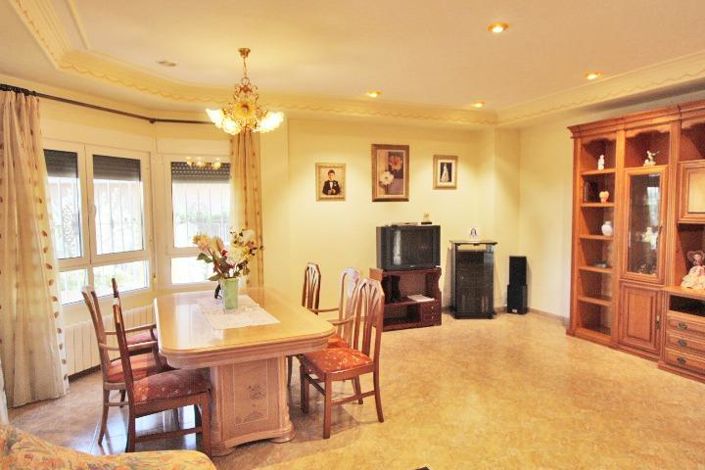 Image No.24-4 Bed Villa for sale
