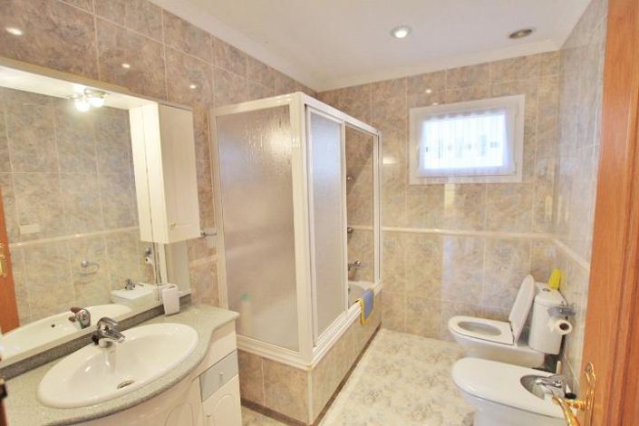 Image No.40-4 Bed Villa for sale