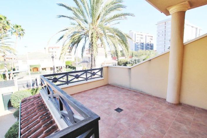 Image No.47-4 Bed Villa for sale