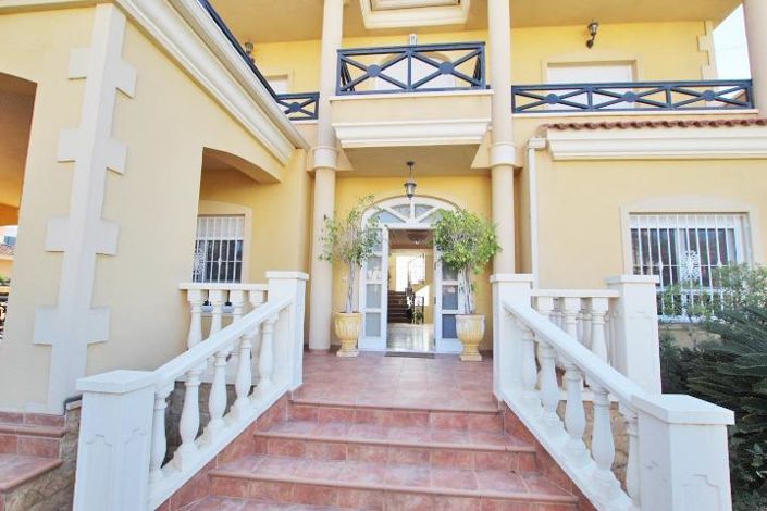 Image No.6-4 Bed Villa for sale
