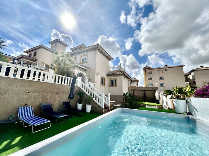 Image No.3-4 Bed Villa for sale