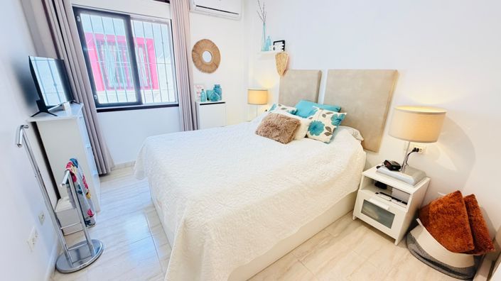 Image No.14-2 Bed Property for sale