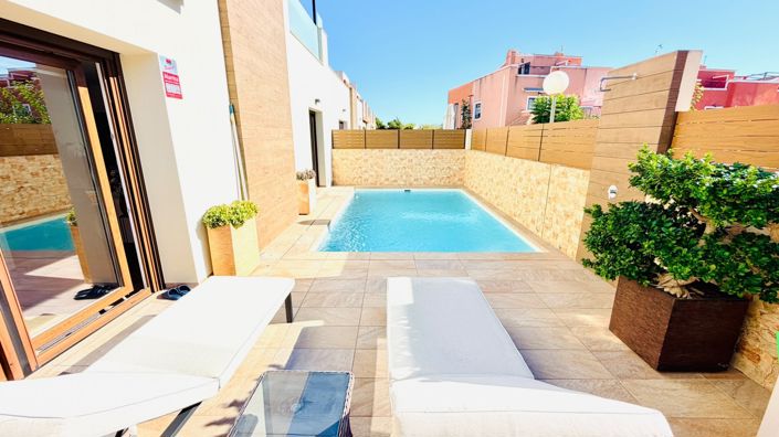 Image No.23-3 Bed Property for sale