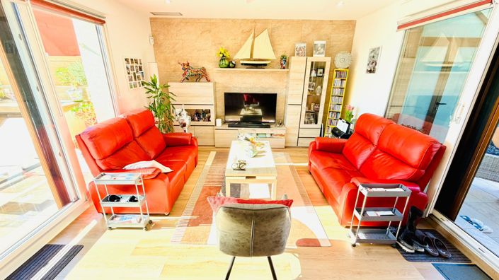 Image No.24-3 Bed Property for sale