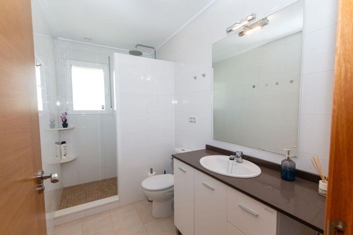 Image No.15-3 Bed Apartment for sale