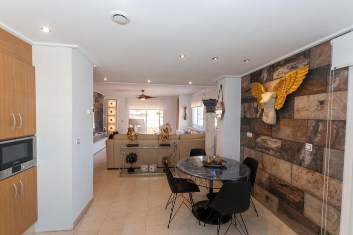 Image No.8-3 Bed Apartment for sale