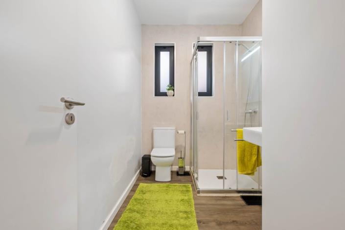 Image No.21-3 Bed Apartment for sale