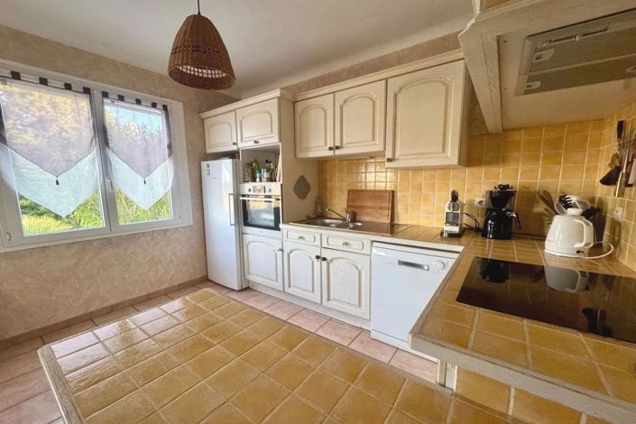 Image No.17-4 Bed House for sale
