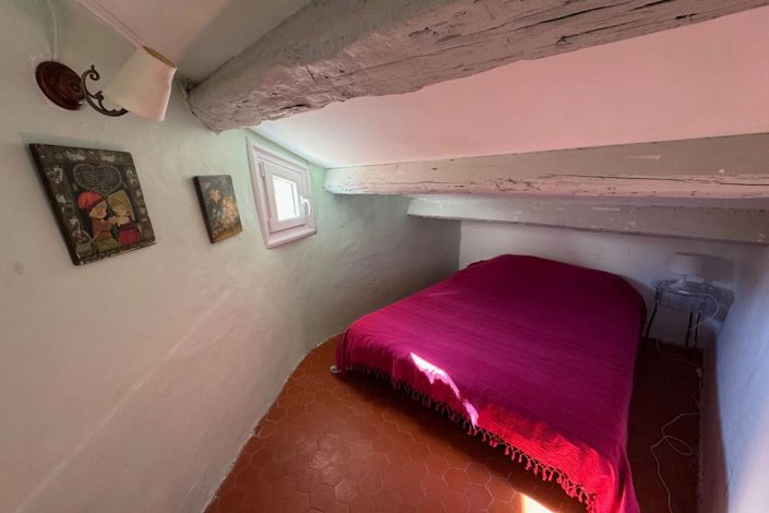 Image No.30-4 Bed House for sale