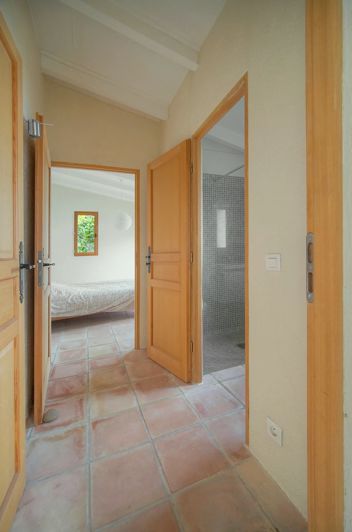 Image No.18-3 Bed House for sale
