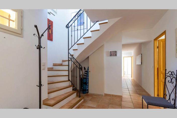 Image No.21-4 Bed House for sale