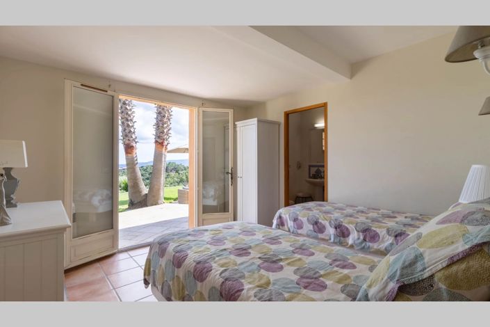Image No.22-4 Bed House for sale