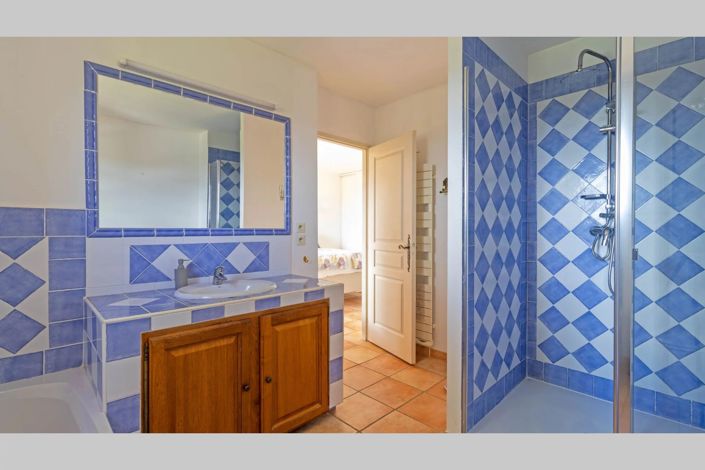 Image No.26-4 Bed House for sale