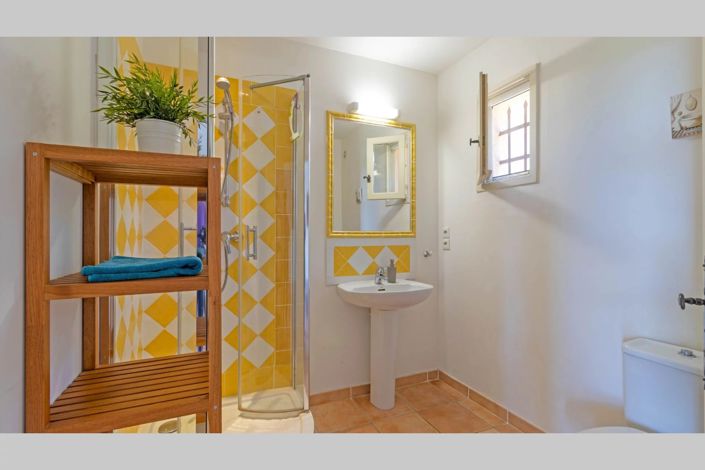Image No.27-4 Bed House for sale