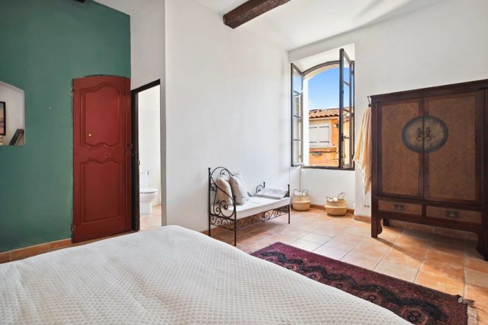 Image No.19-4 Bed House for sale