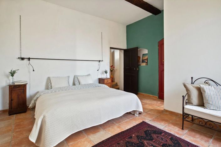 Image No.20-4 Bed House for sale
