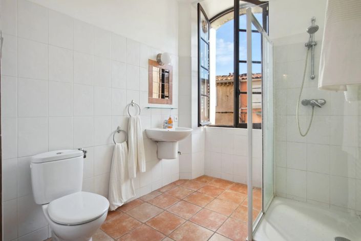 Image No.23-4 Bed House for sale