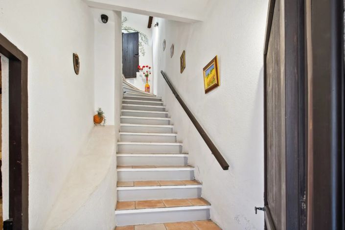 Image No.26-4 Bed House for sale