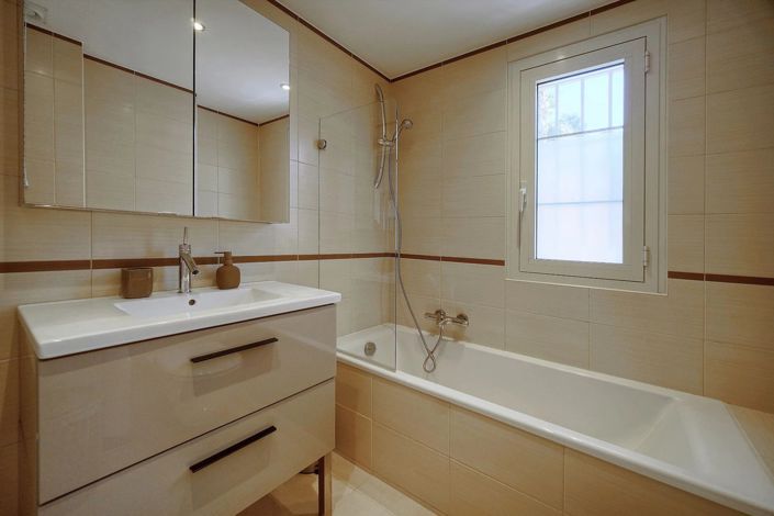 Image No.21-2 Bed Apartment for sale