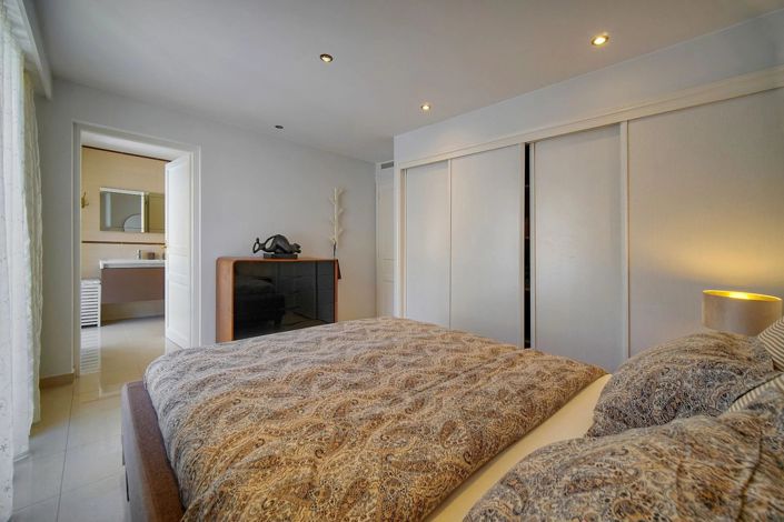 Image No.24-2 Bed Apartment for sale