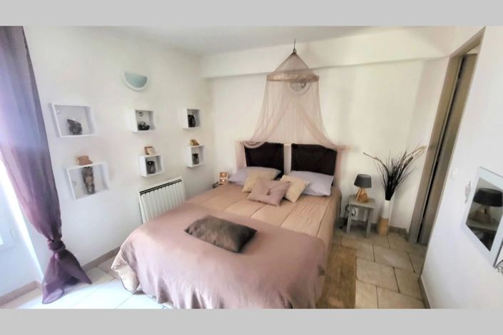 Image No.19-4 Bed House for sale