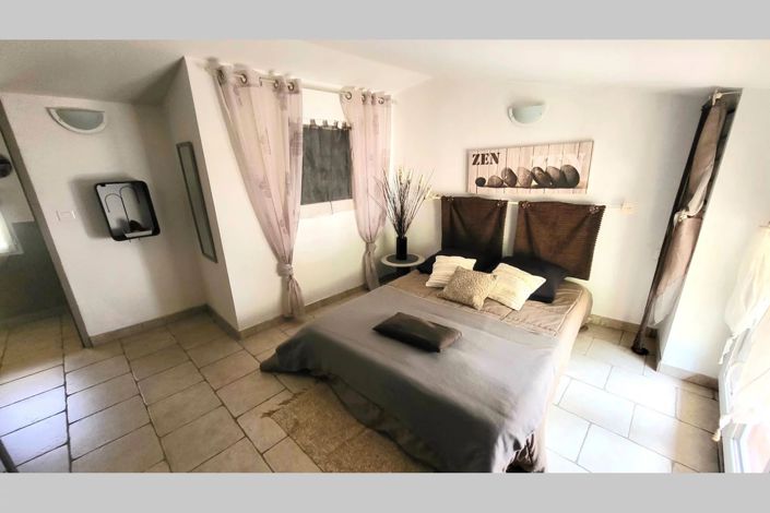 Image No.24-4 Bed House for sale