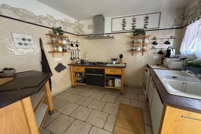 Image No.9-4 Bed House for sale