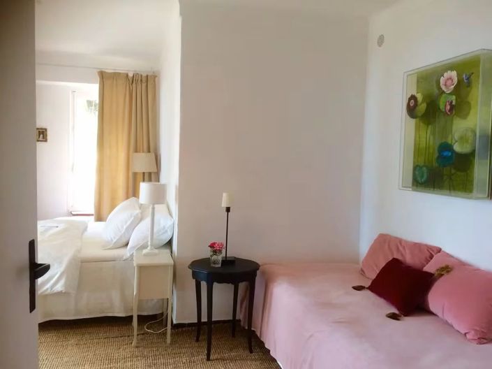 Image No.18-7 Bed House for sale