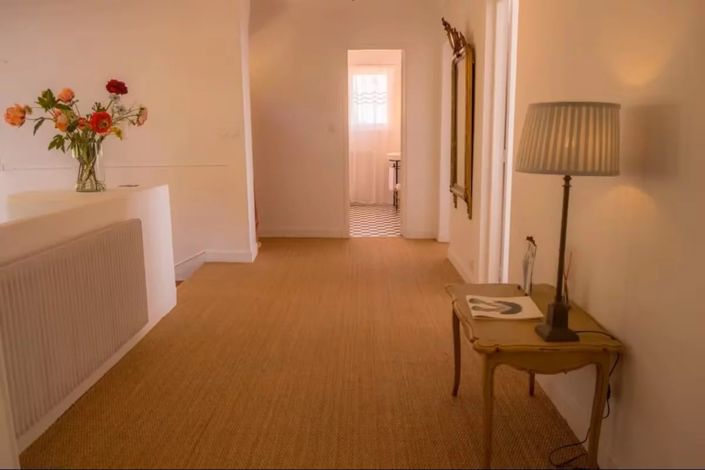 Image No.25-7 Bed House for sale