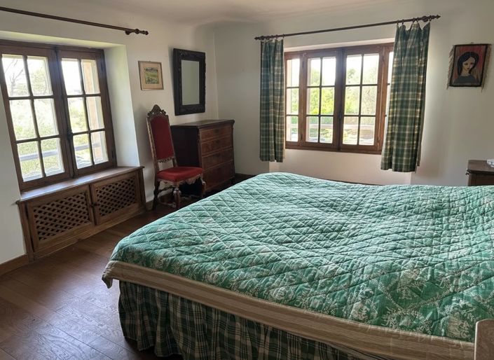 Image No.10-5 Bed House for sale