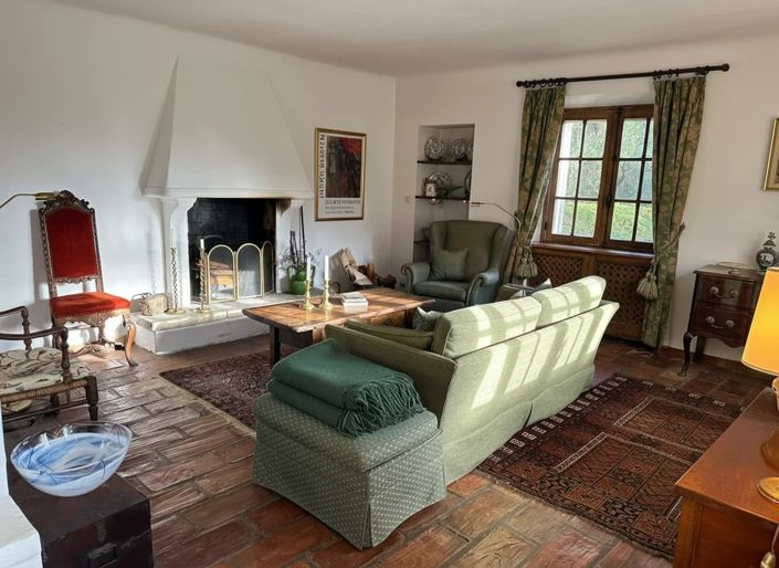 Image No.9-5 Bed House for sale