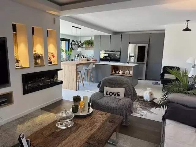Image No.4-4 Bed House for sale