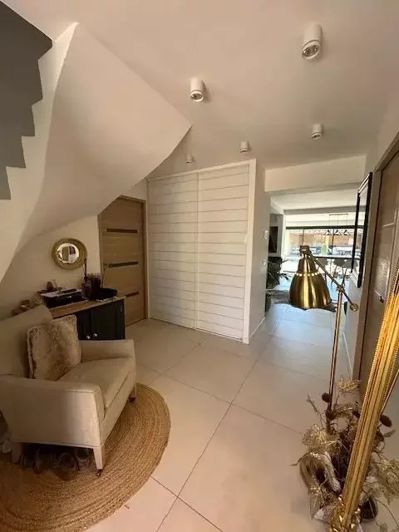 Image No.9-4 Bed House for sale